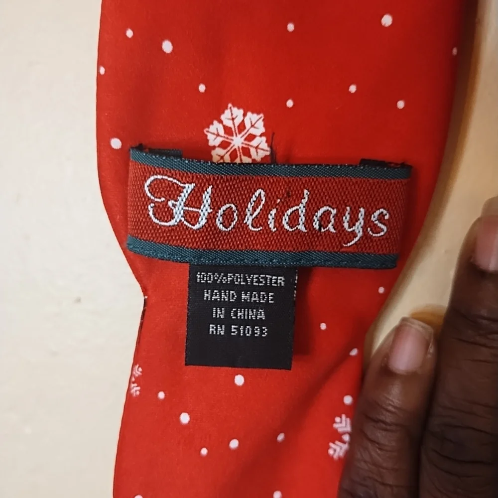 Holidays Festive Red Snowman/Snow‎ Flakes Christmas Tie